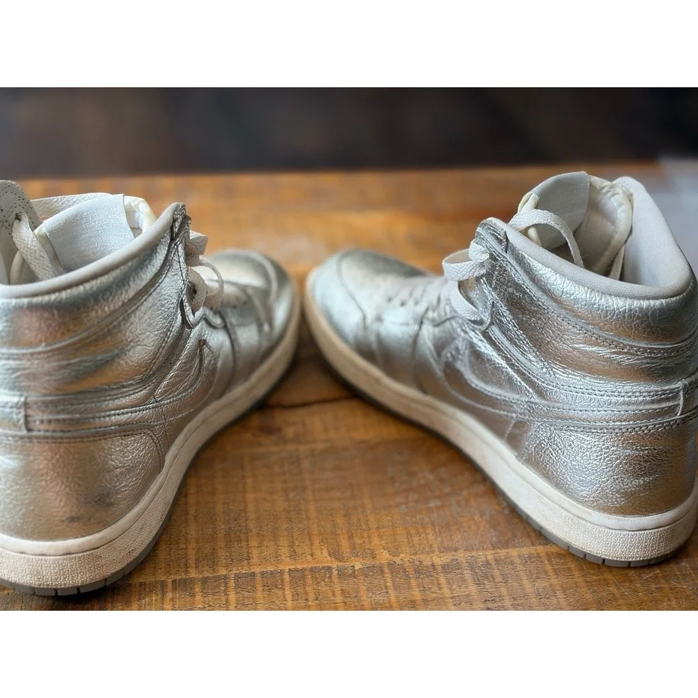 Air Jordan 1 Retro OG‎ High Chrome Women's FN7249-001 Size 7 Silver